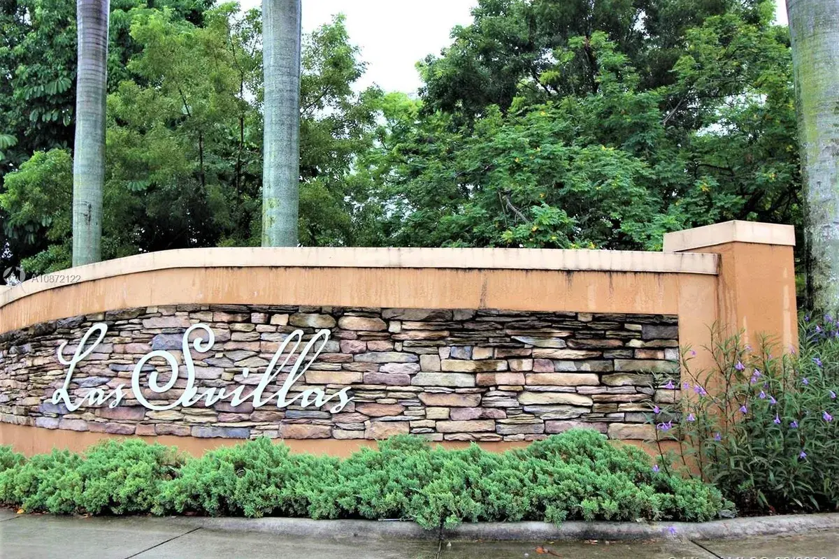 10132 NW 7th St # 208, Miami FL 33172