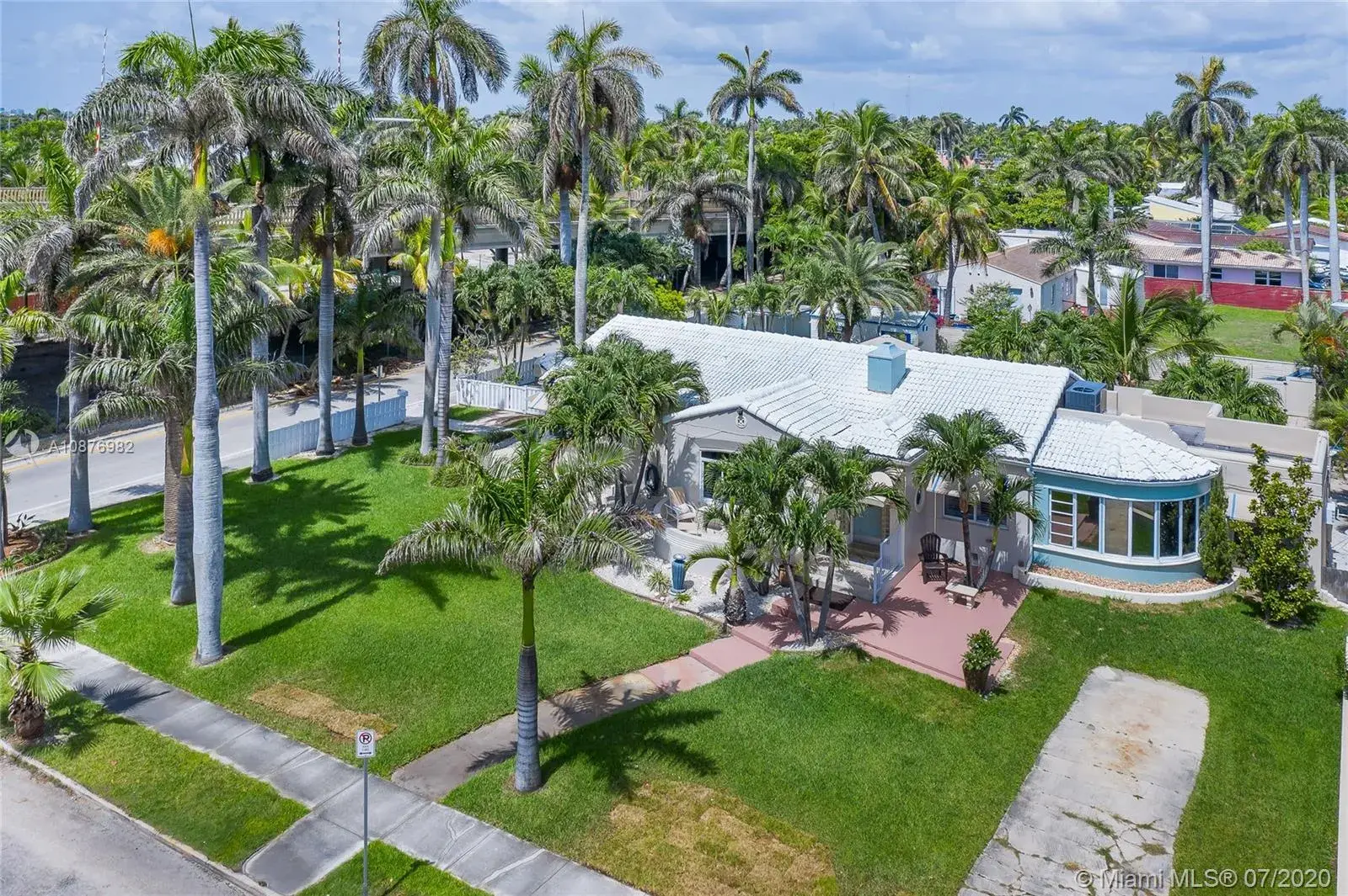 701 Hollywood Blvd, Hollywood FL 33019