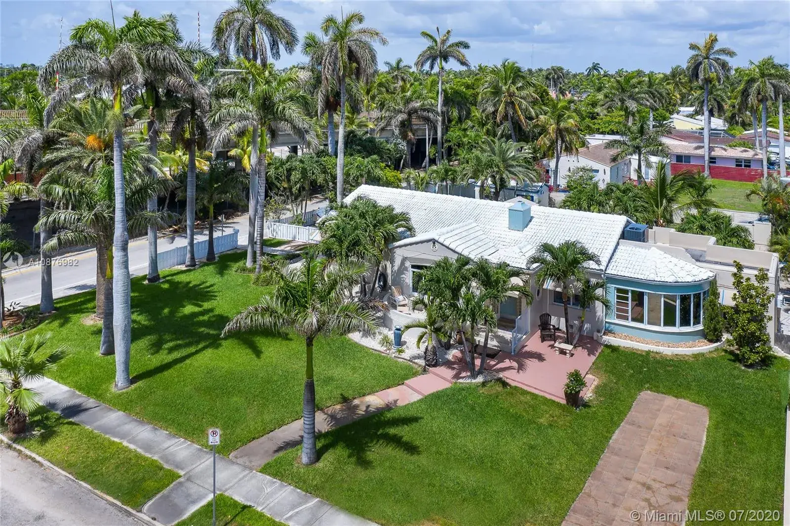 701 Hollywood Blvd, Hollywood FL 33019