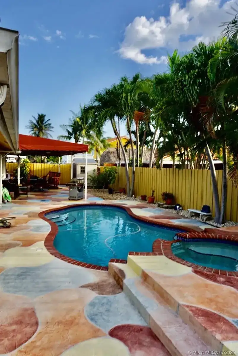 20040 NW 63rd Ave, Hialeah FL 33015 photo 5