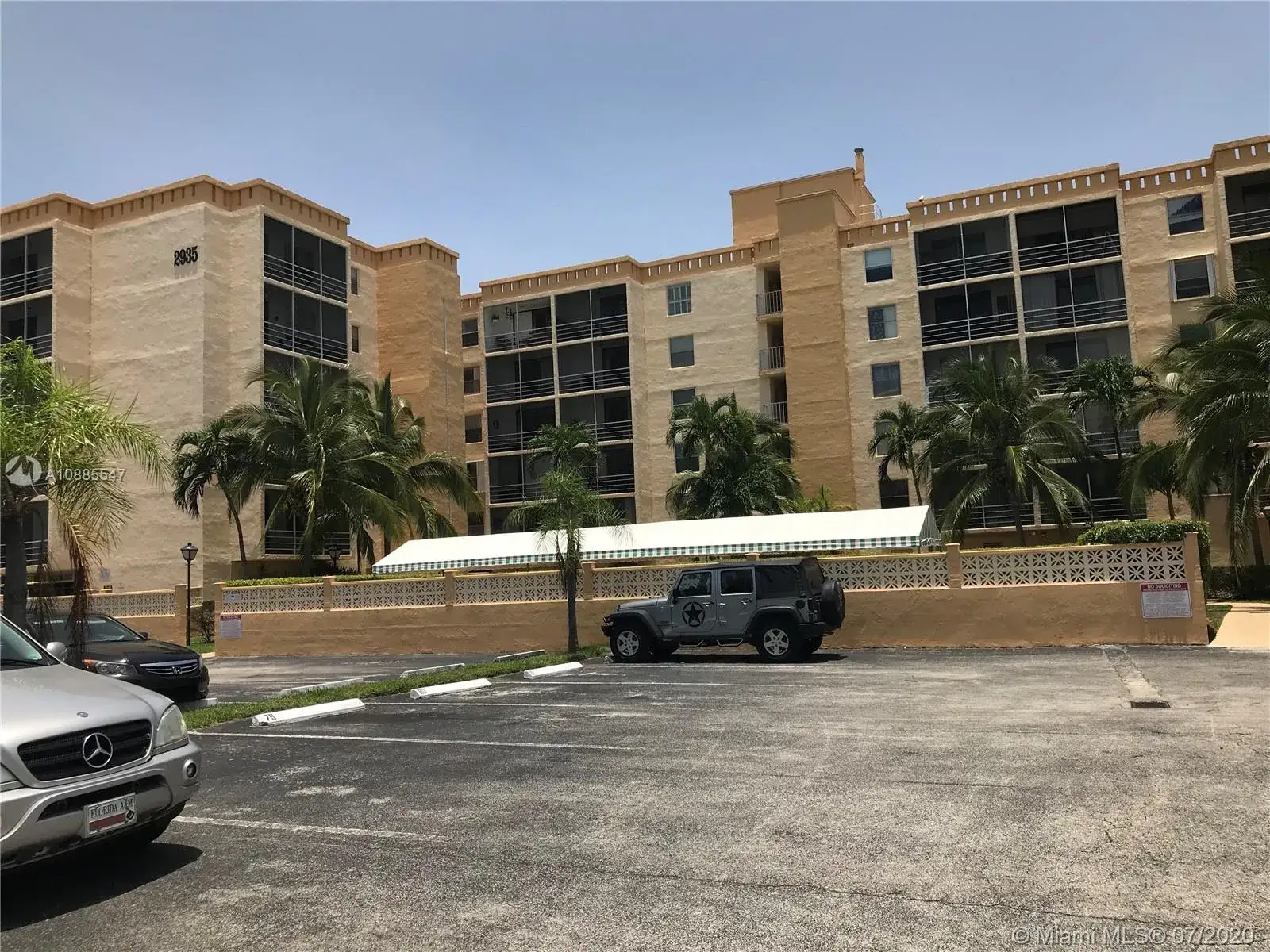 2935 NE 163rd St # 3F, North Miami Beach FL 33160