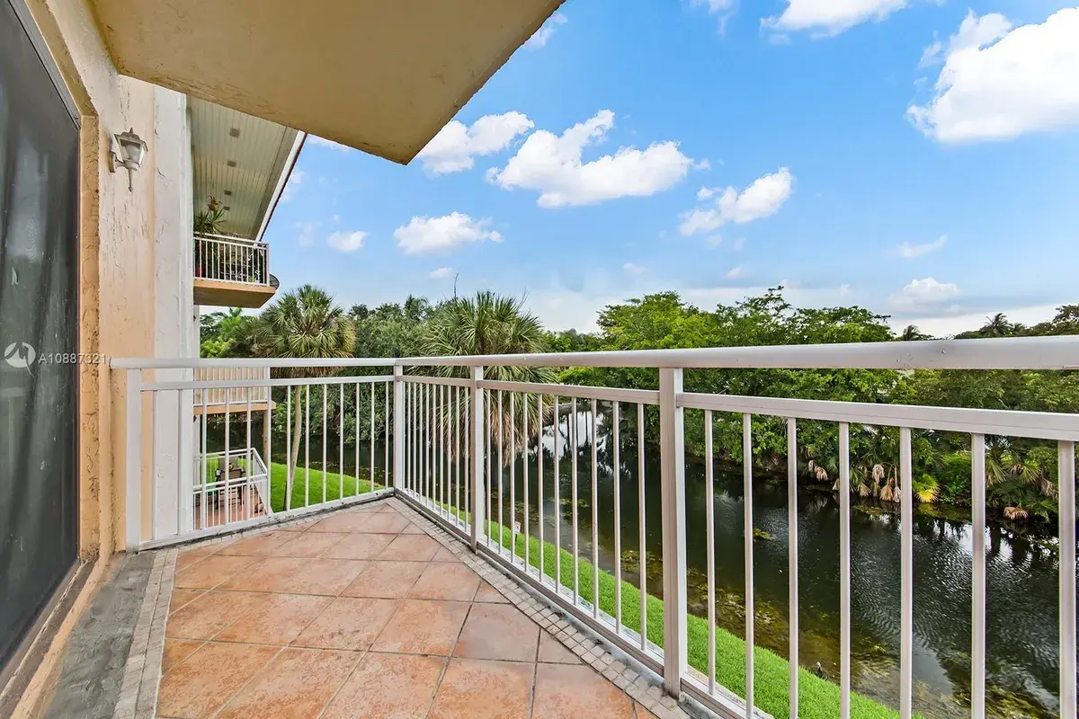 505 S Pine Island Rd # 302B, Plantation FL 33324