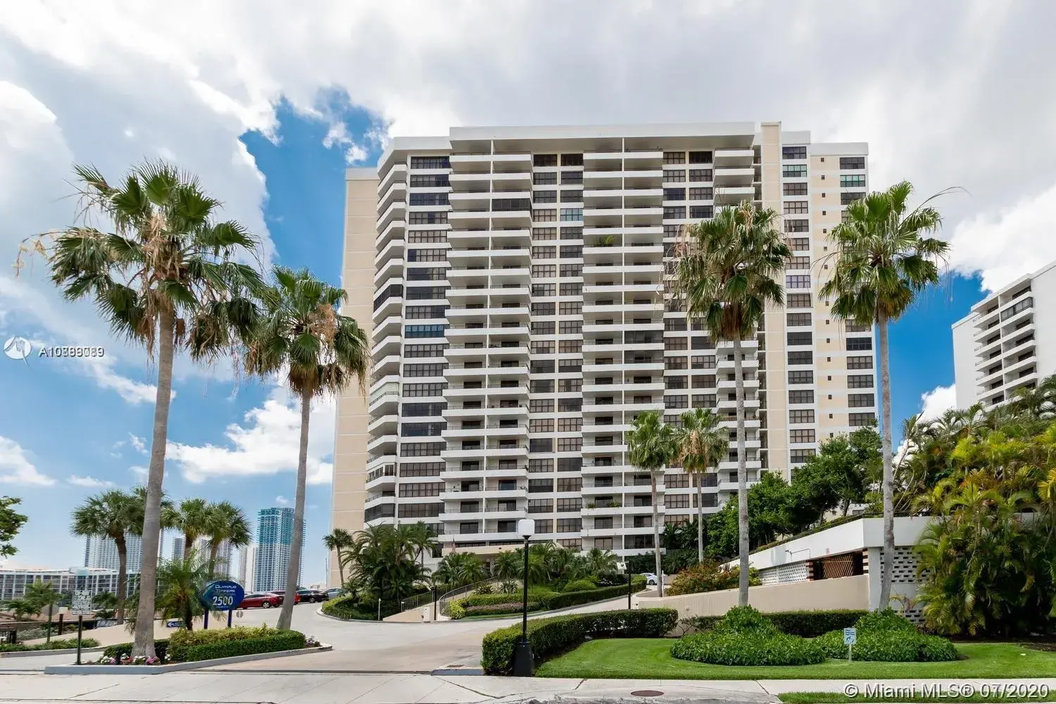 2500 Parkview Dr # 901, Hallandale Beach FL 33009