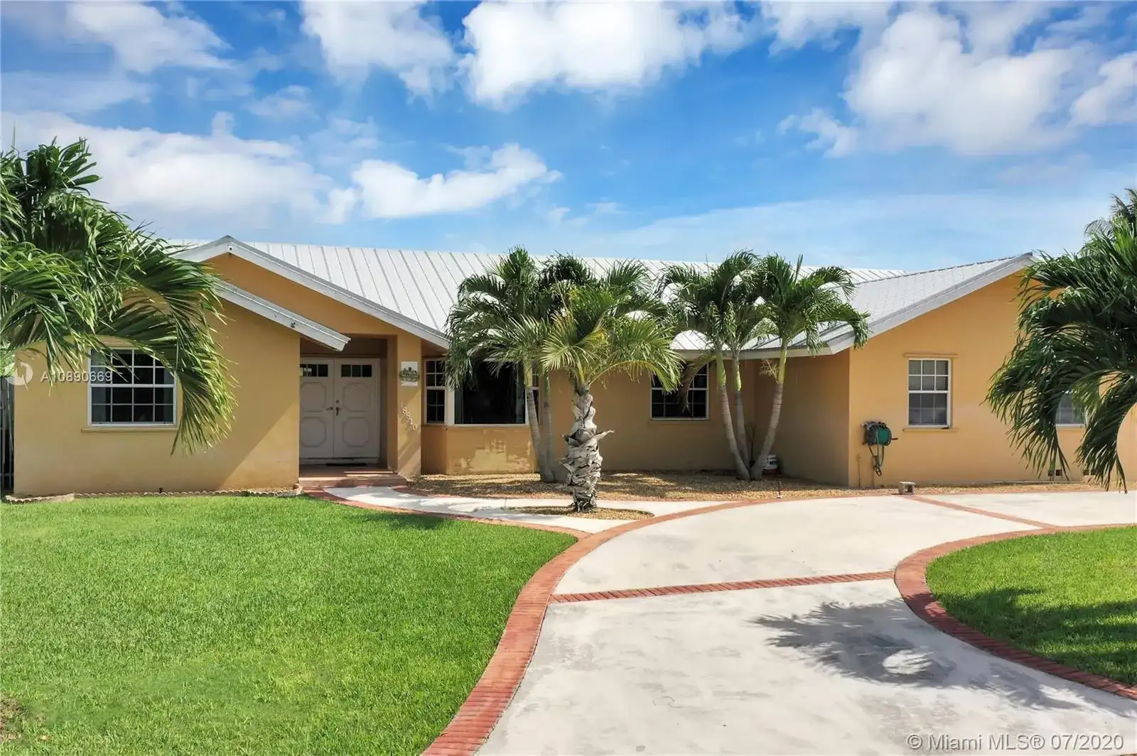 18810 SW 294th Ter, Homestead FL 33030 photo 2