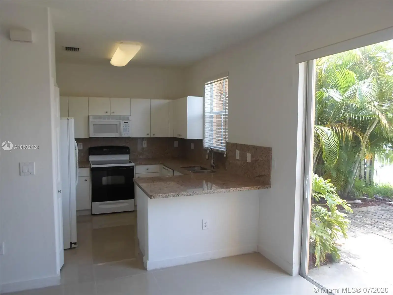 8164 NW 108 PL, Doral FL 33178 photo 2
