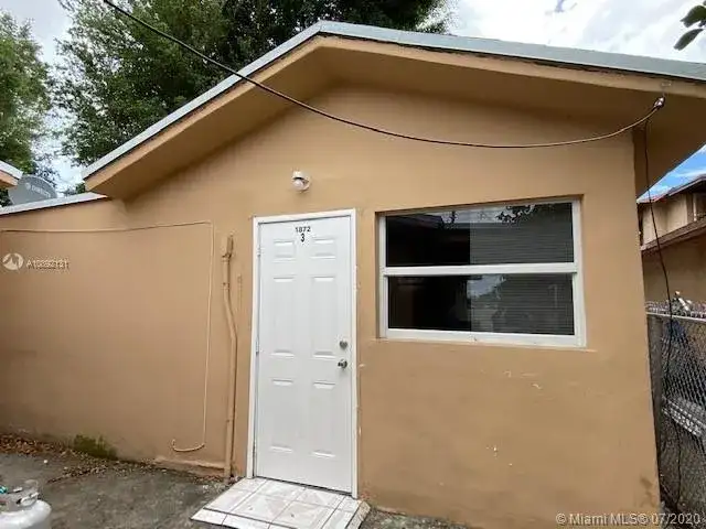 1872 NW 1st St, Miami FL 33125 photo 4