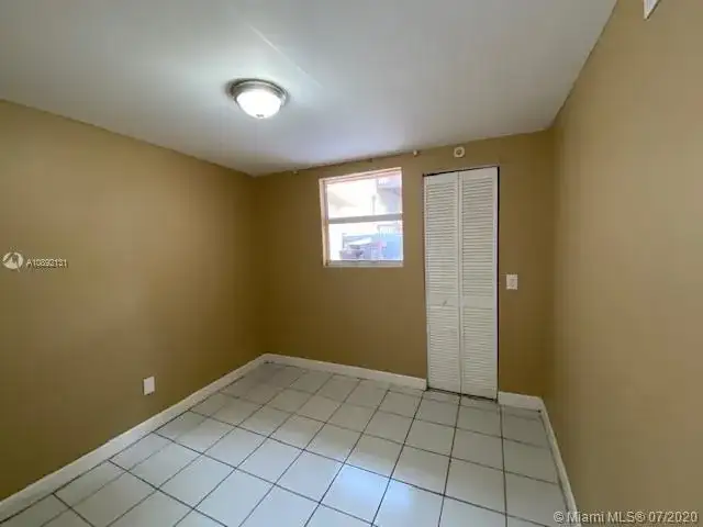 1872 NW 1st St, Miami FL 33125 photo 5