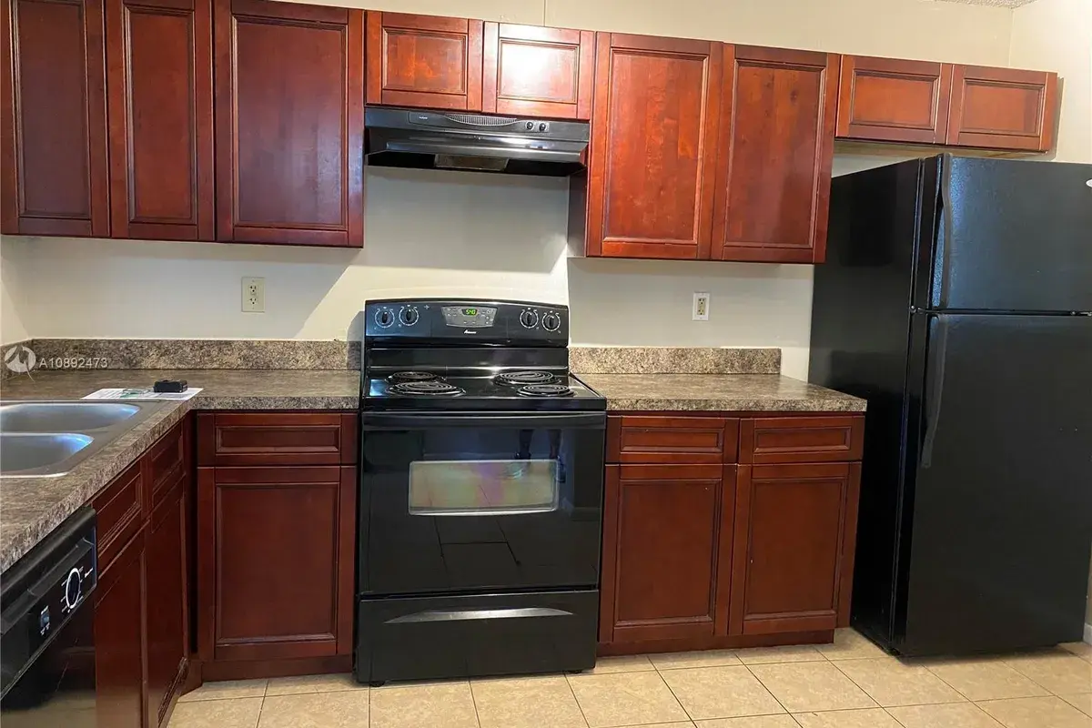 9044 NW 28th Dr # 202, Coral Springs FL 33065