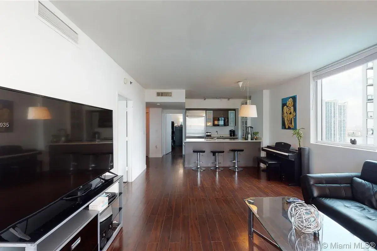 55 SE 6th St # 2110, Miami FL 33131