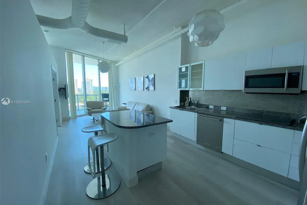 3029 NE 188th St # 823, Aventura FL 33180