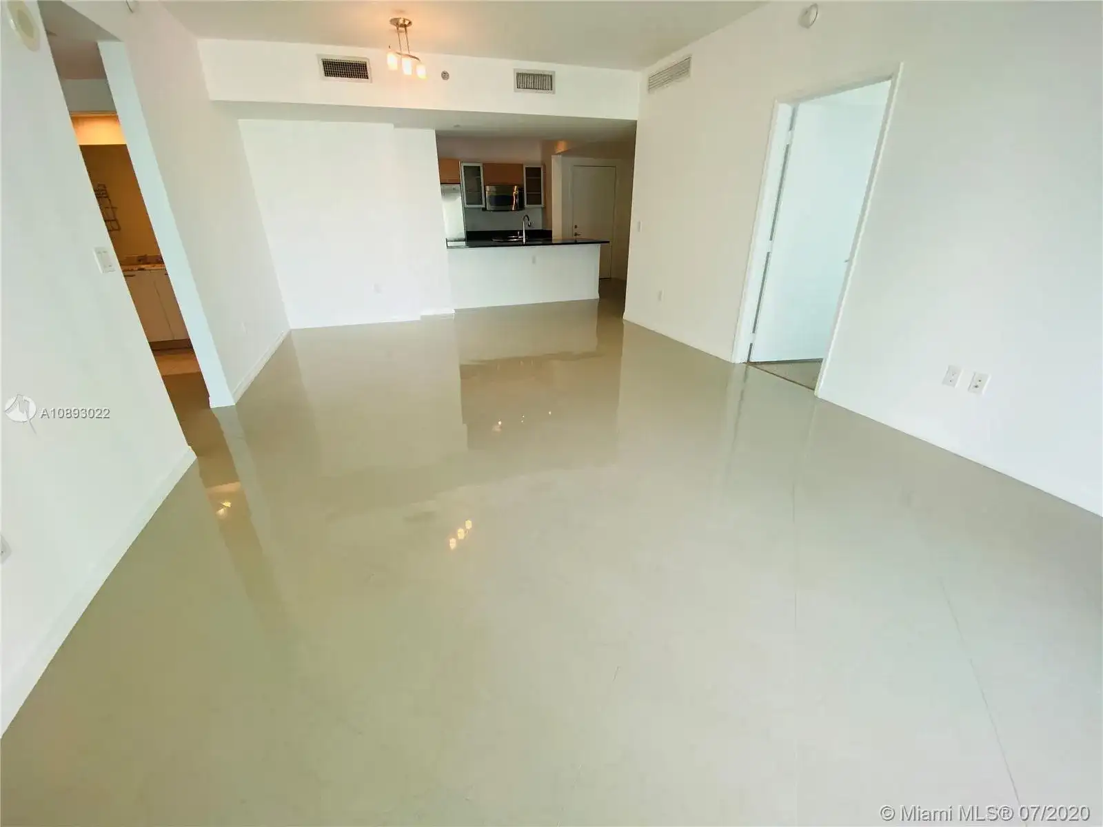 951 Brickell Ave # 2105, Miami FL 33131 photo 3