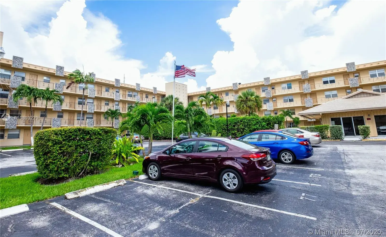 2145 Pierce St # 113, Hollywood FL 33020
