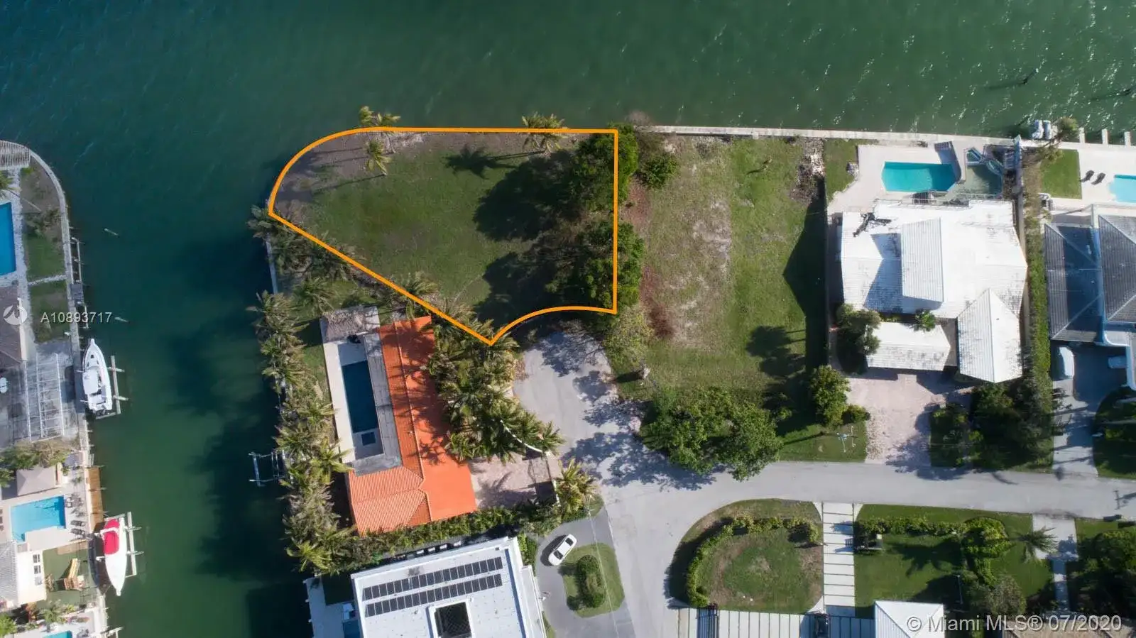 11400 N Bayshore Dr, North Miami FL 33181 photo 5