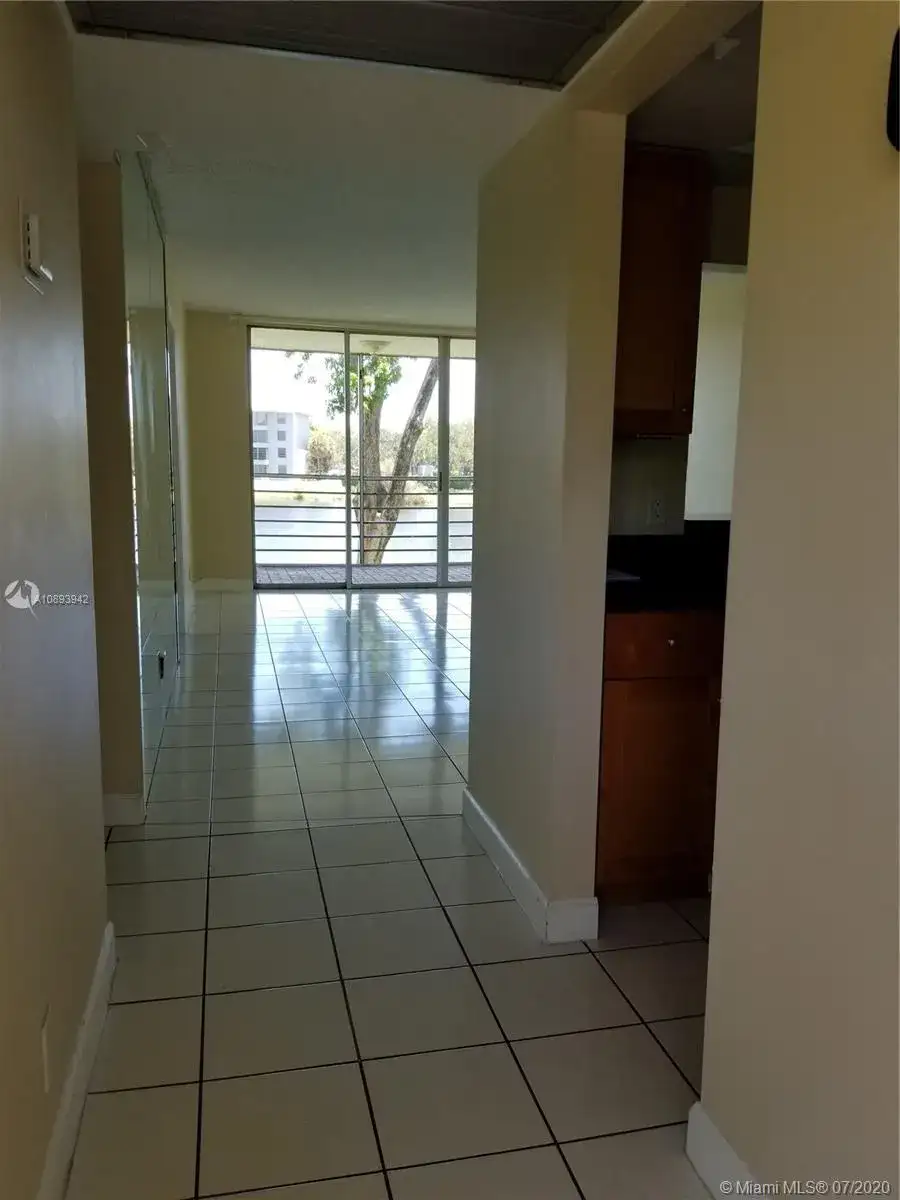 9430 Poinciana Pl # 212, Davie FL 33324 photo 4