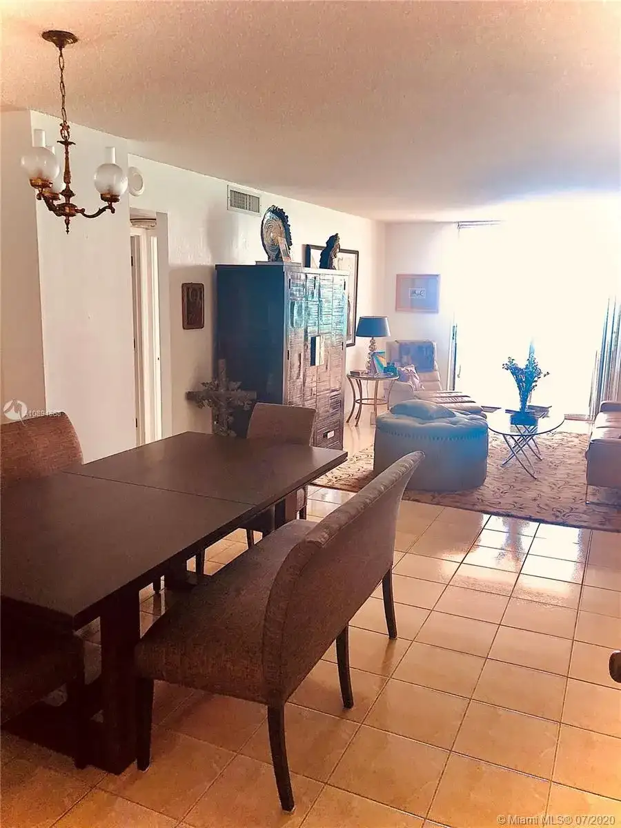 5555 Collins Ave # 16K, Miami Beach FL 33140 photo 3