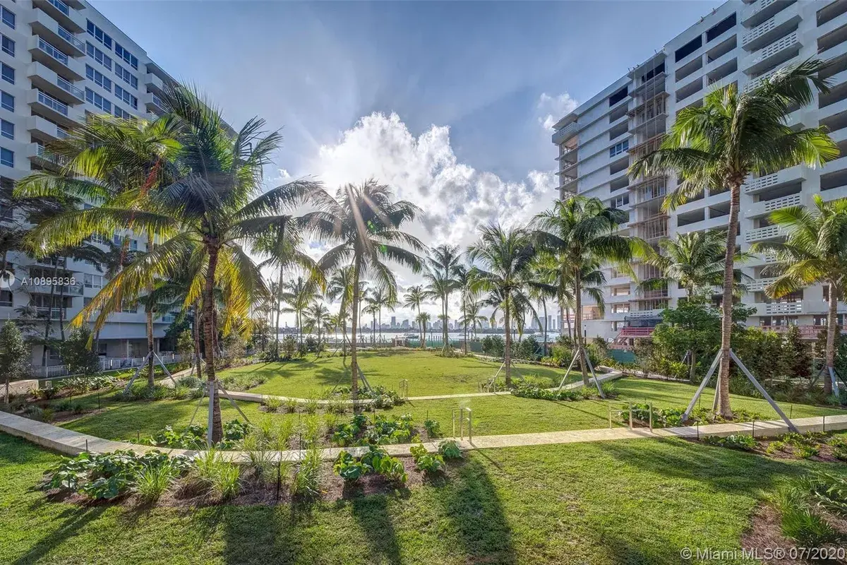 1500 Bay Rd # 1211, Miami Beach FL 33139