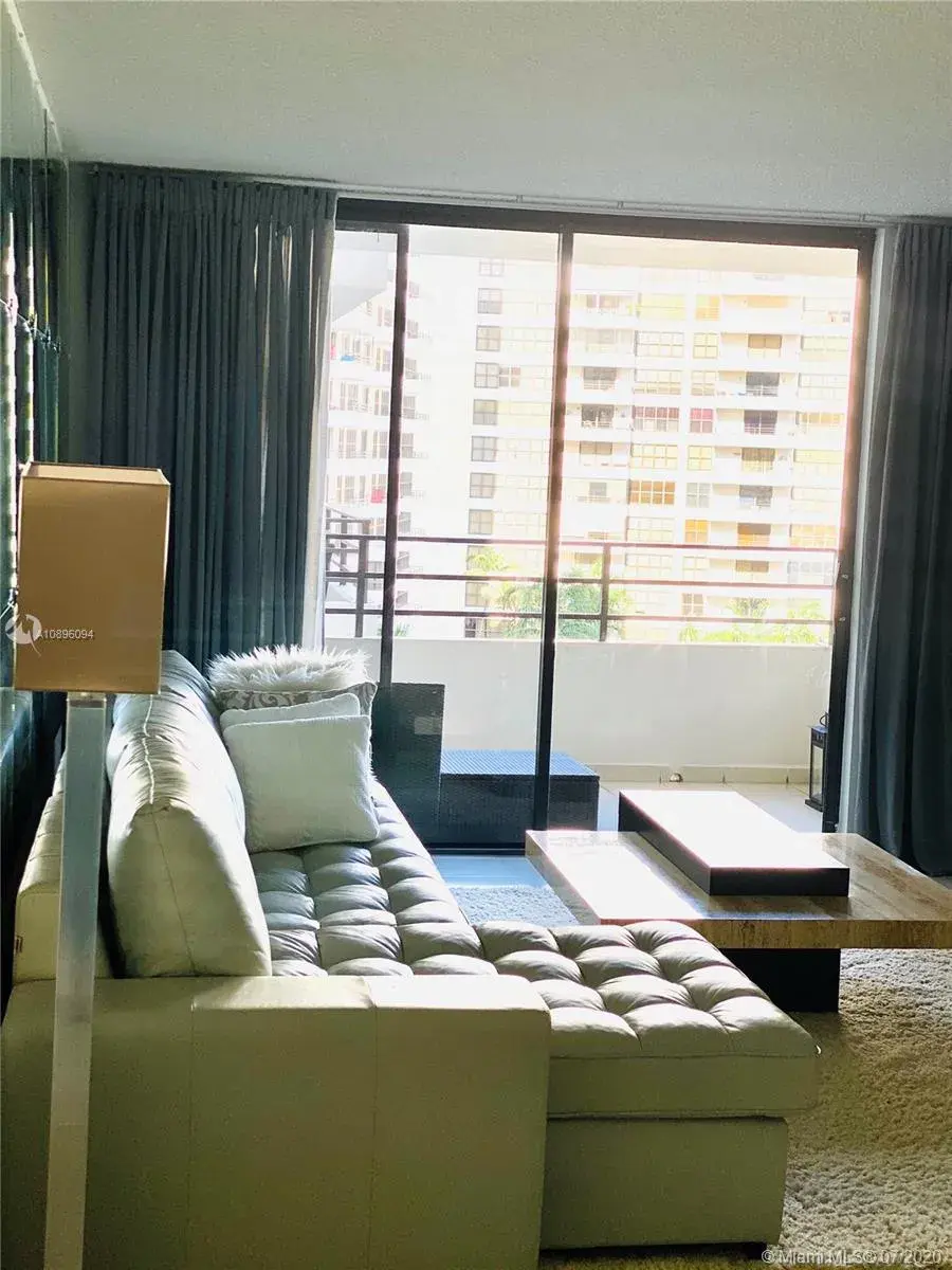 600 Three Islands Blvd # 816, Hallandale Beach FL 33009