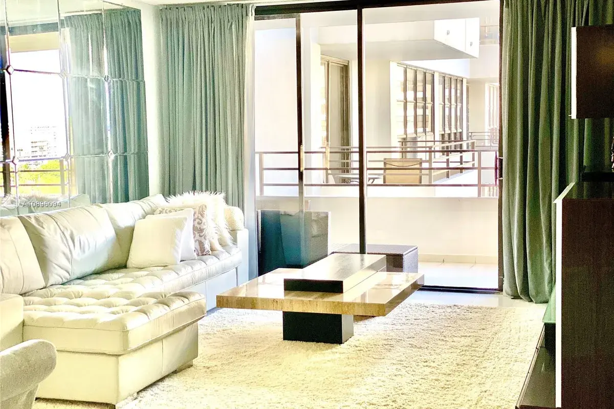600 Three Islands Blvd # 816, Hallandale Beach FL 33009