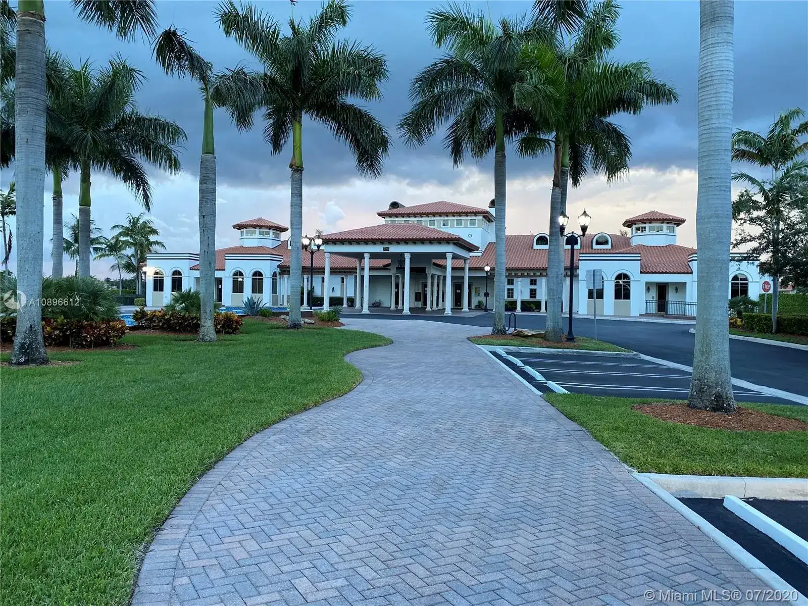 7565 SW 190th St, Cutler Bay FL 33157 photo 3