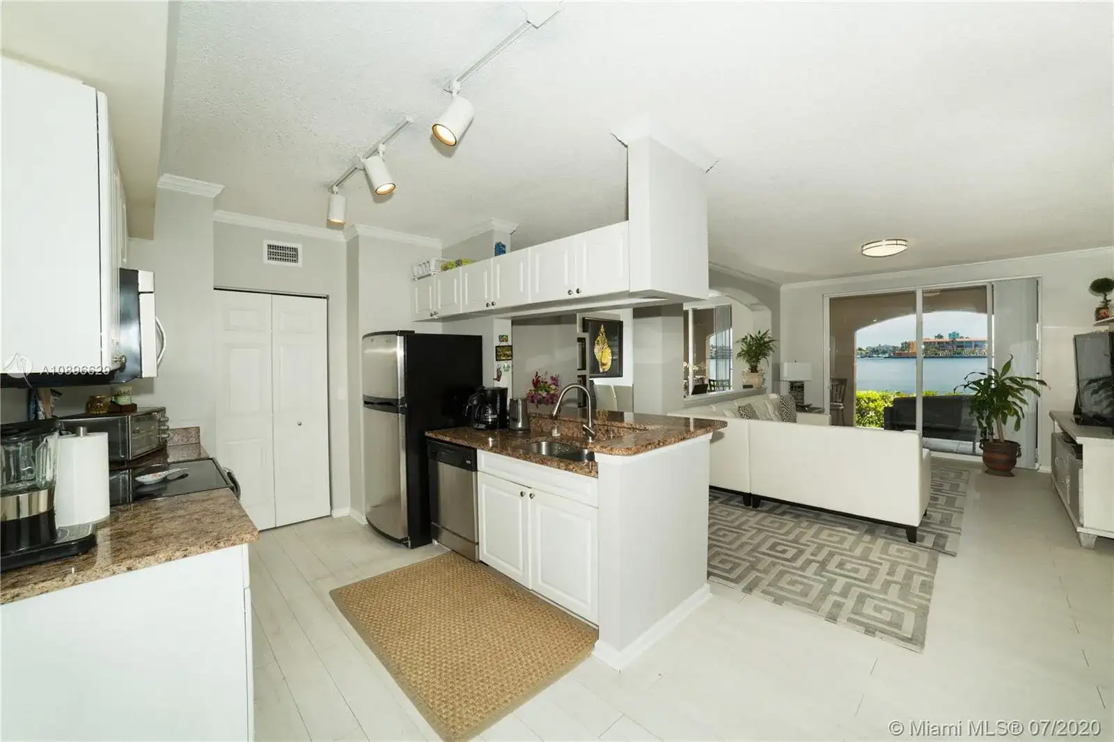 17150 N Bay Rd # 2103, Sunny Isles Beach FL 33160 photo 2