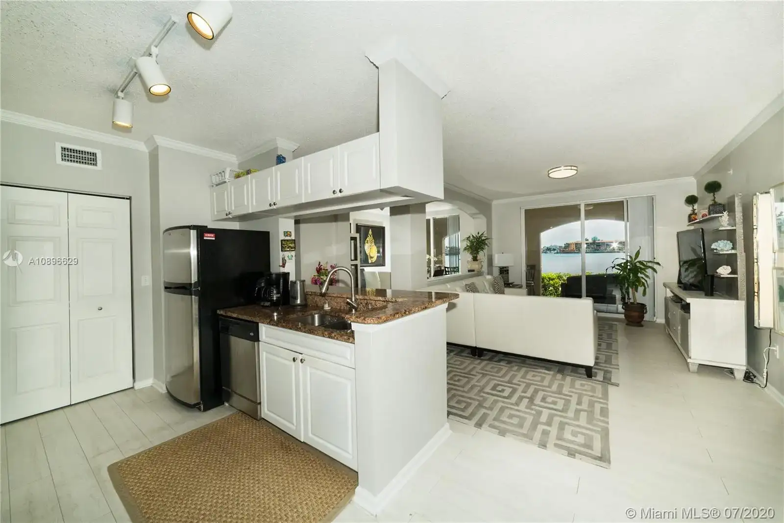 17150 N Bay Rd # 2103, Sunny Isles Beach FL 33160 photo 3