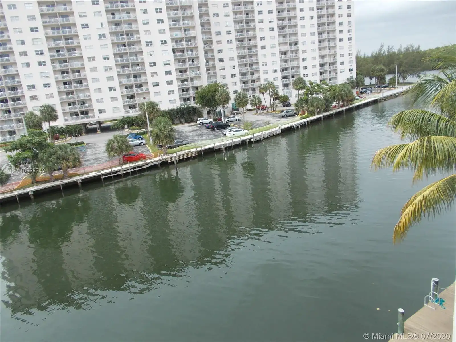 406 Poinciana Dr # 1725, Sunny Isles Beach FL 33160 photo 3
