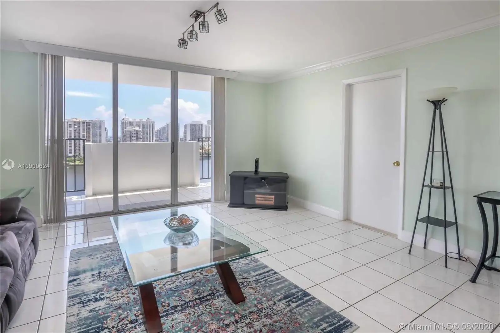2750 NE 183rd St # 1910, Aventura FL 33160 photo 4