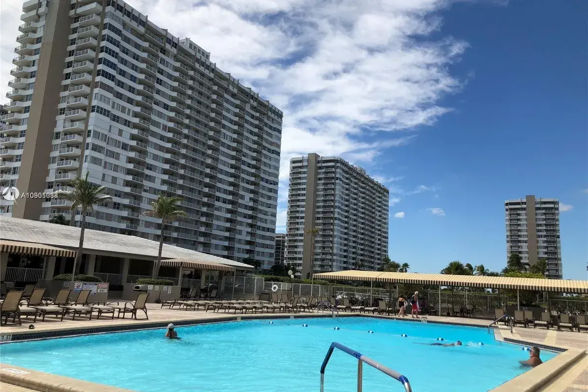 1980 S Ocean Dr # 2J, Hallandale Beach FL 33009