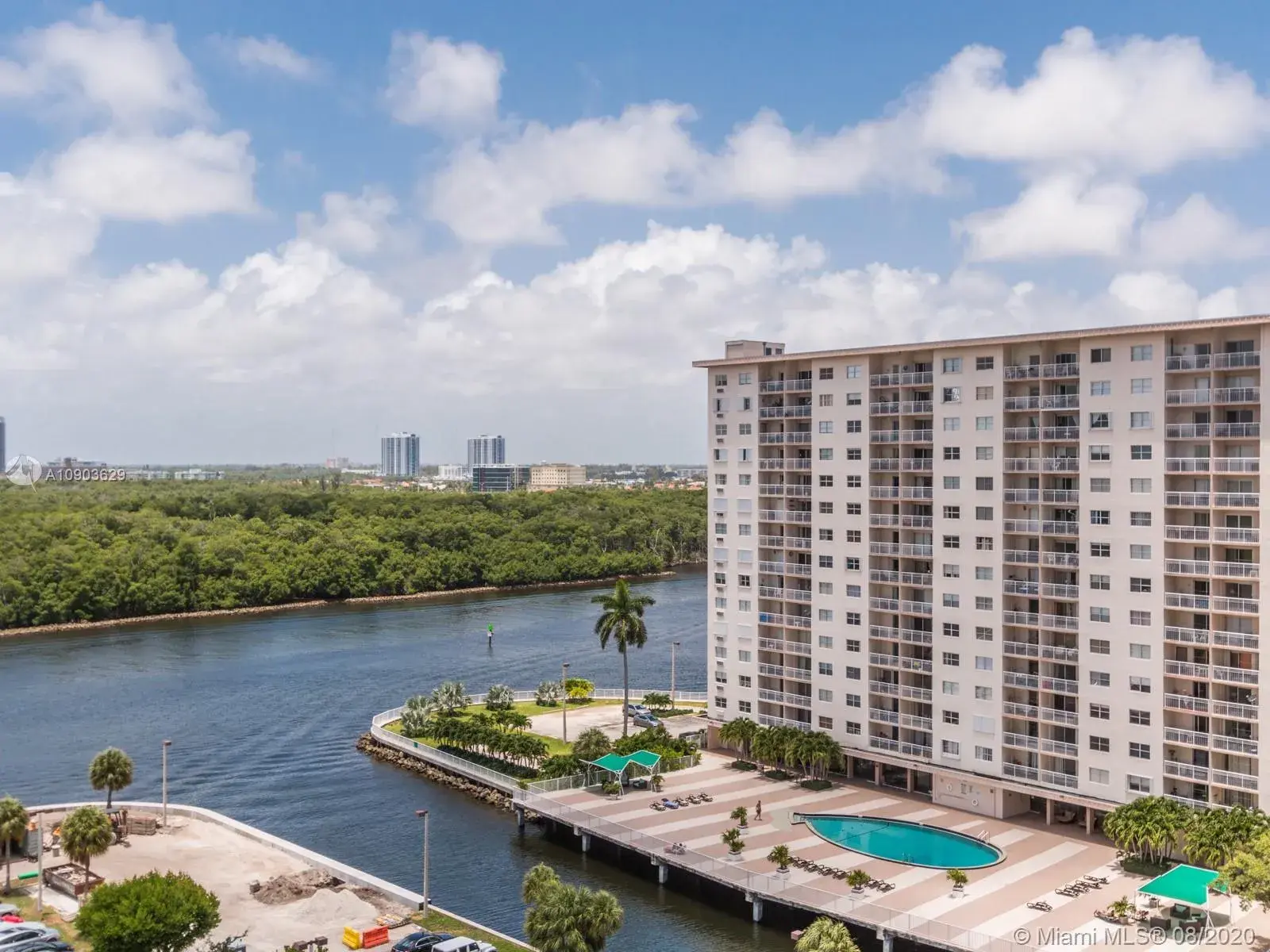 500 Bayview Dr # 1119, Sunny Isles Beach FL 33160