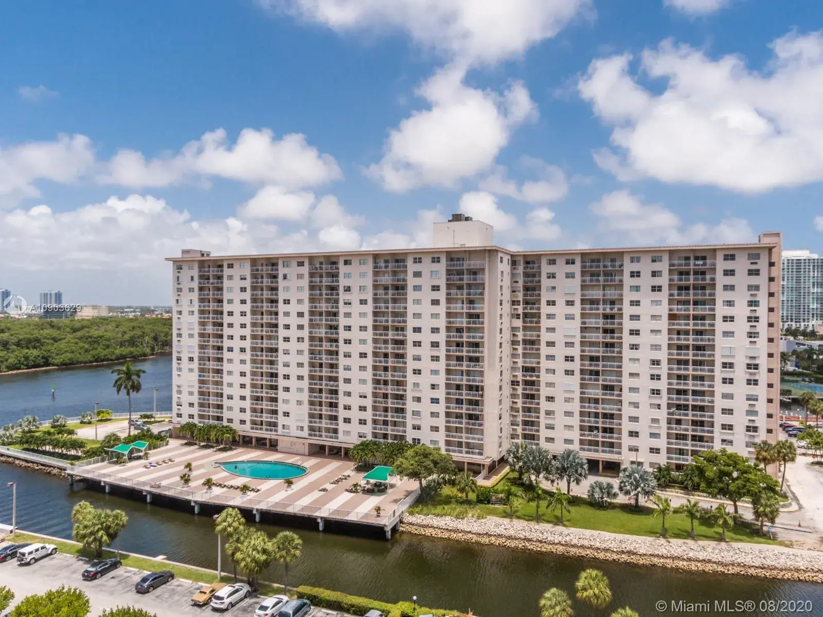 500 Bayview Dr # 1119, Sunny Isles Beach FL 33160