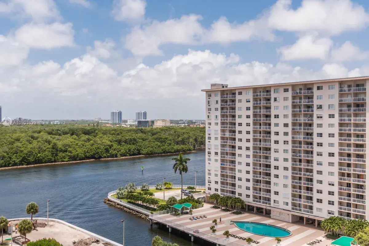 500 Bayview Dr # 1119, Sunny Isles Beach FL 33160