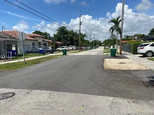 2100 SW 25th St, Miami FL 33133 photo 5