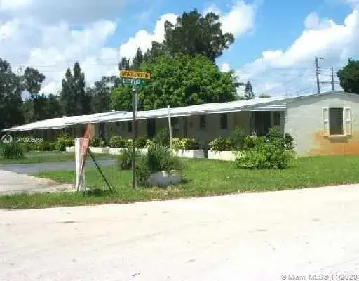 977 Miner Rd, Lake Worth FL 33462