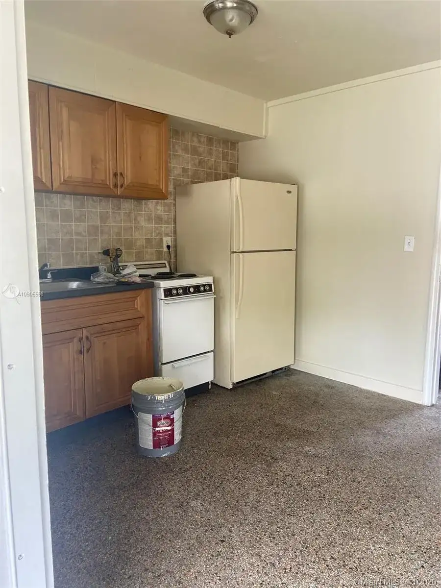 977 Miner Rd, Lake Worth FL 33462 photo 2