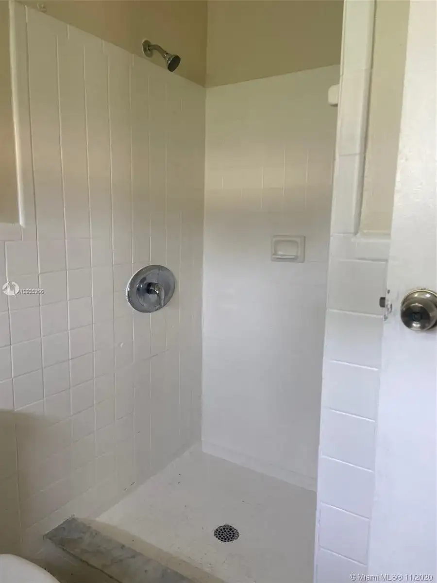 977 Miner Rd, Lake Worth FL 33462 photo 4