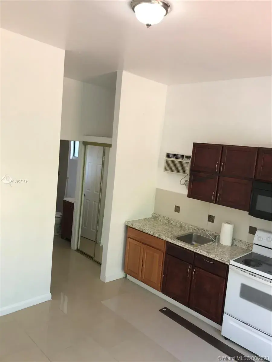 2516 Cleveland St # B, Hollywood FL 33020