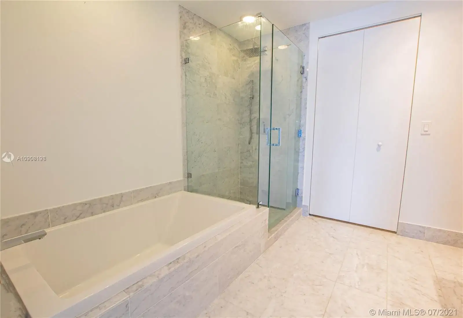 801 S Miami Ave # 5006, Miami FL 33130 photo 2