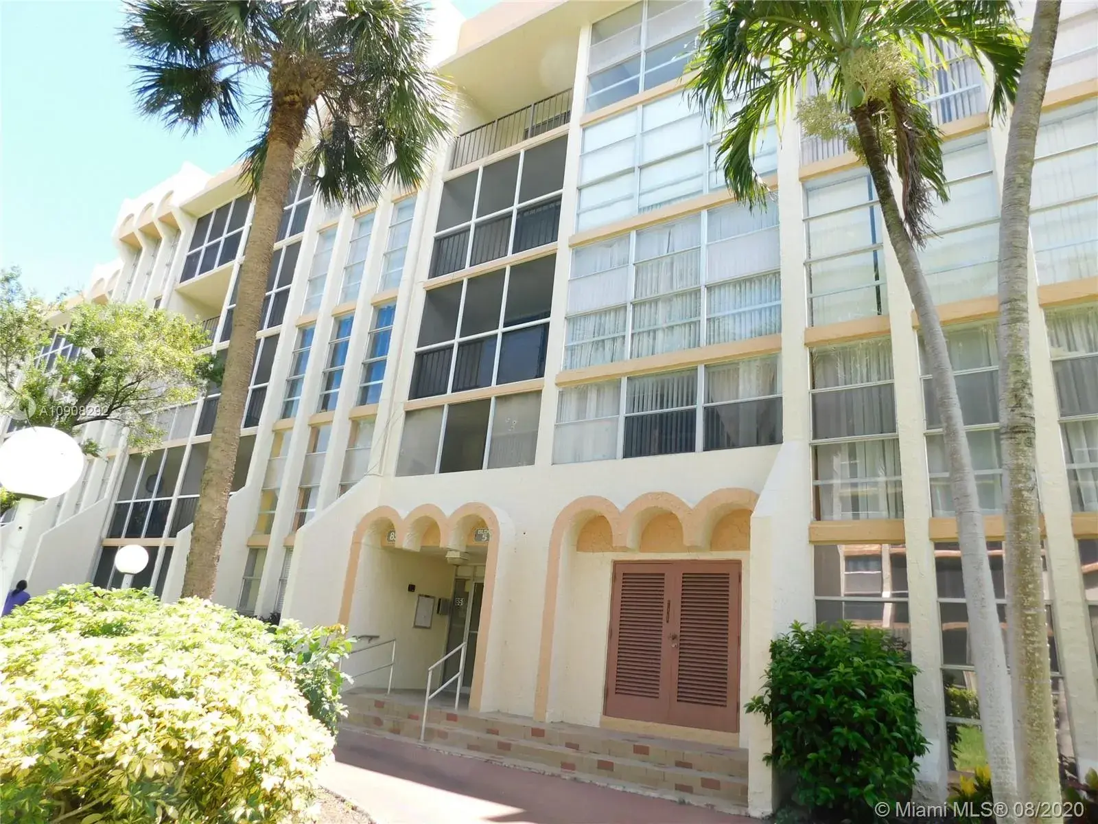 851 Three Islands Blvd # 116, Hallandale Beach FL 33009