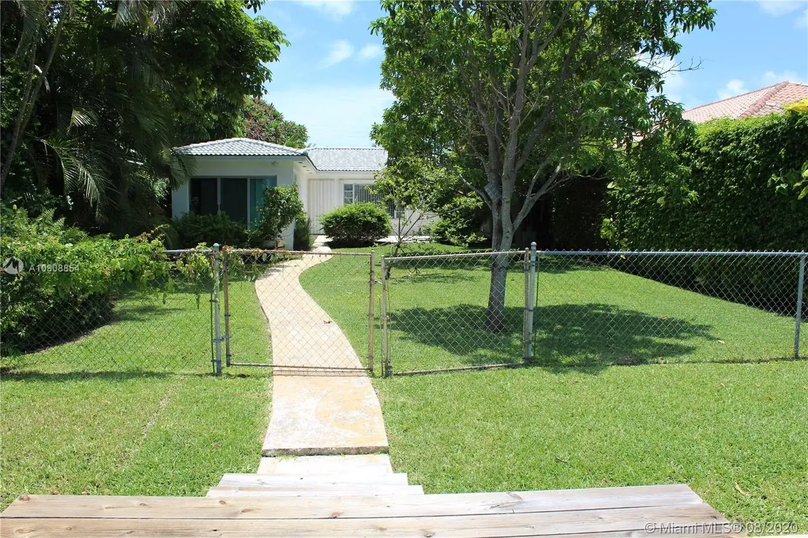 1361 Stillwater Dr, Miami Beach FL 33141 photo 4