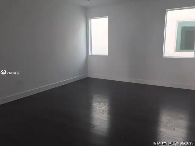 10445 NW 68th Ter, Doral FL 33178 photo 3