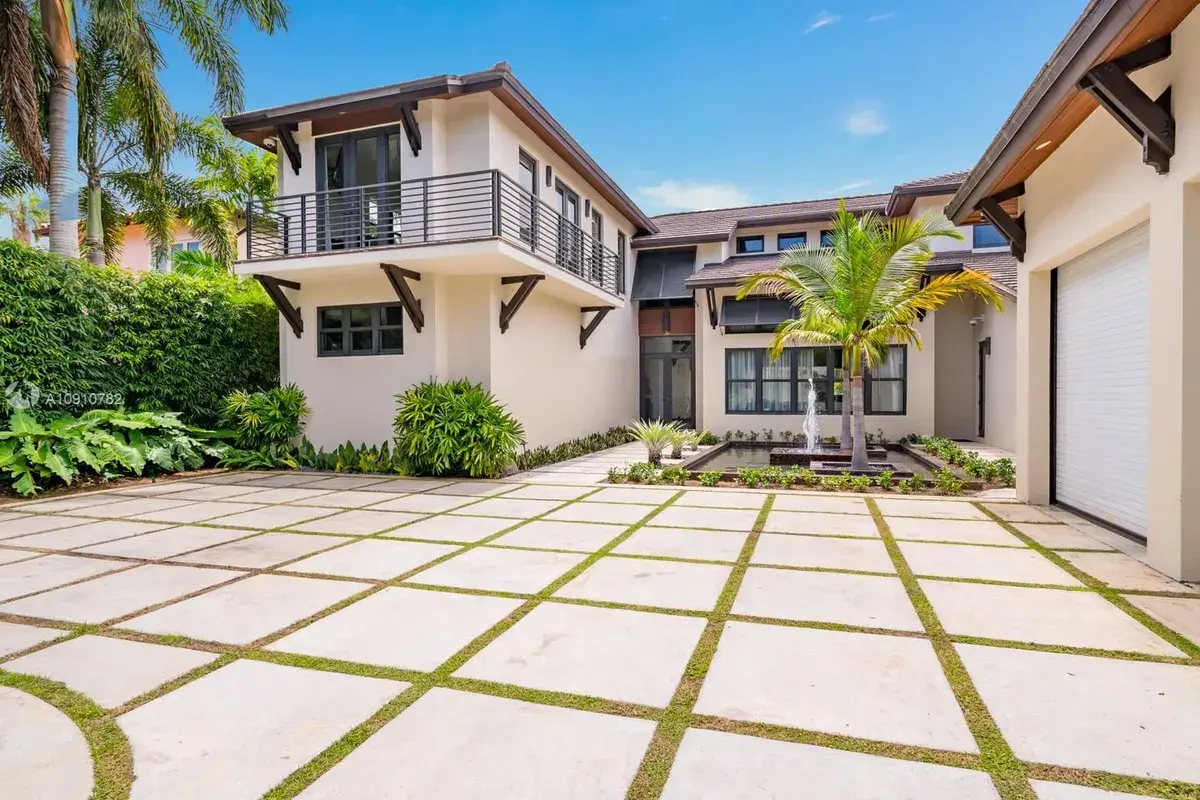 4241 Palm Ln, Miami FL 33137