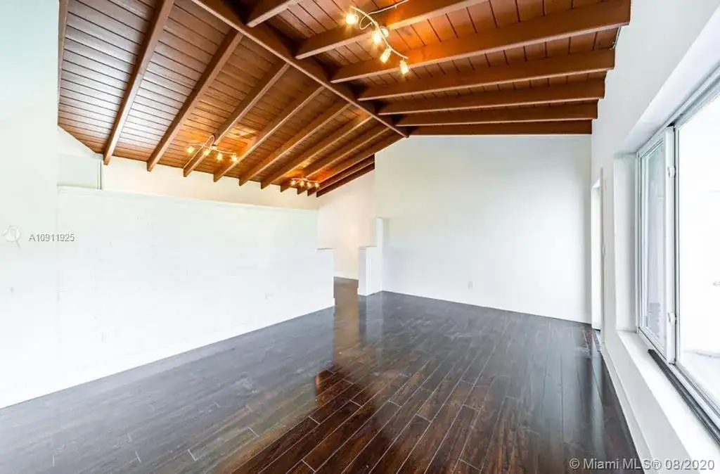 2190 NE 169th St, North Miami Beach FL 33162 photo 4
