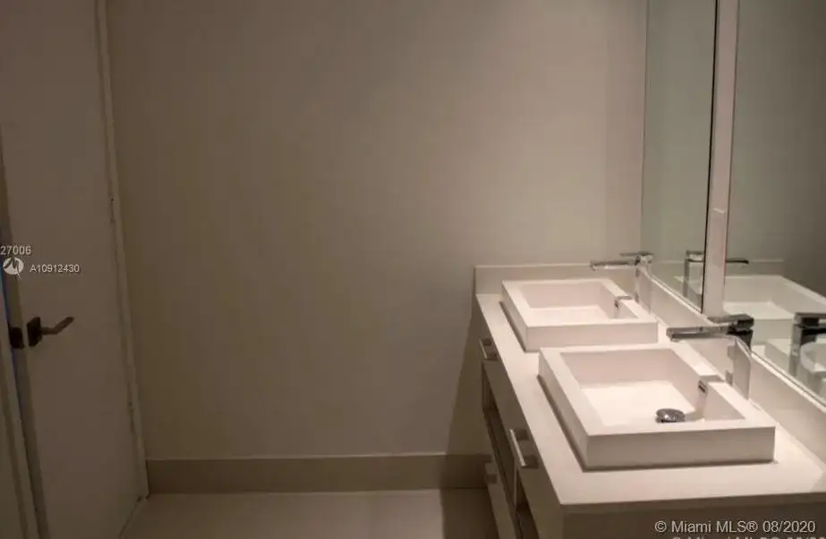 45 SW 9th St # 1004, Miami FL 33130 photo 5