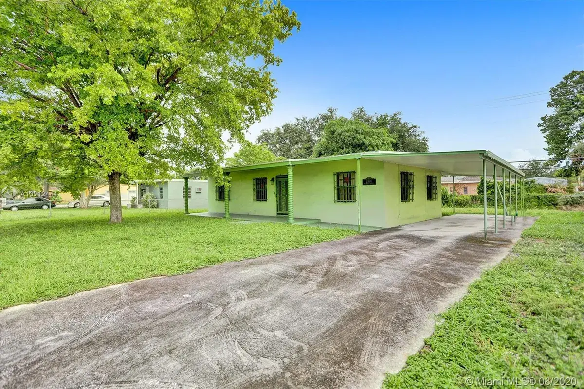 2301 NW 166th St, Miami Gardens FL 33054