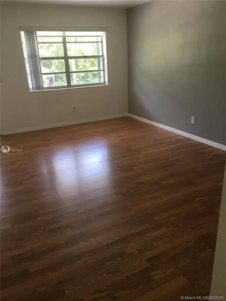 645 NE 77th St # 14, Miami FL 33138 photo 3