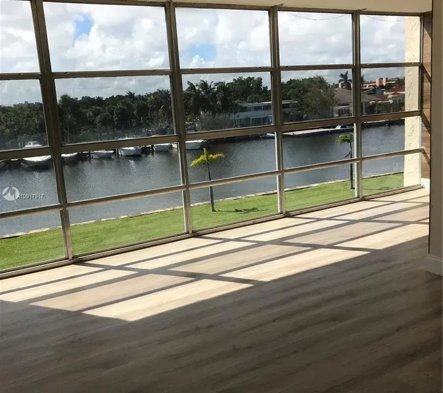 601 Three Islands Blvd # 306, Hallandale Beach FL 33009