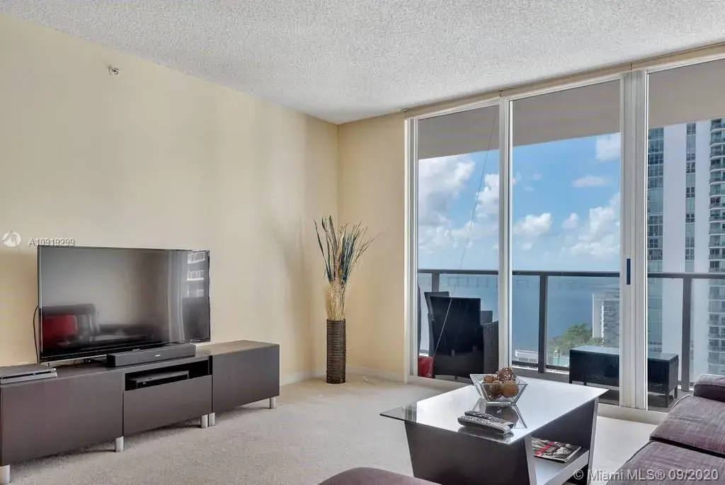 1155 Brickell Bay Dr # 2005, Miami FL 33131