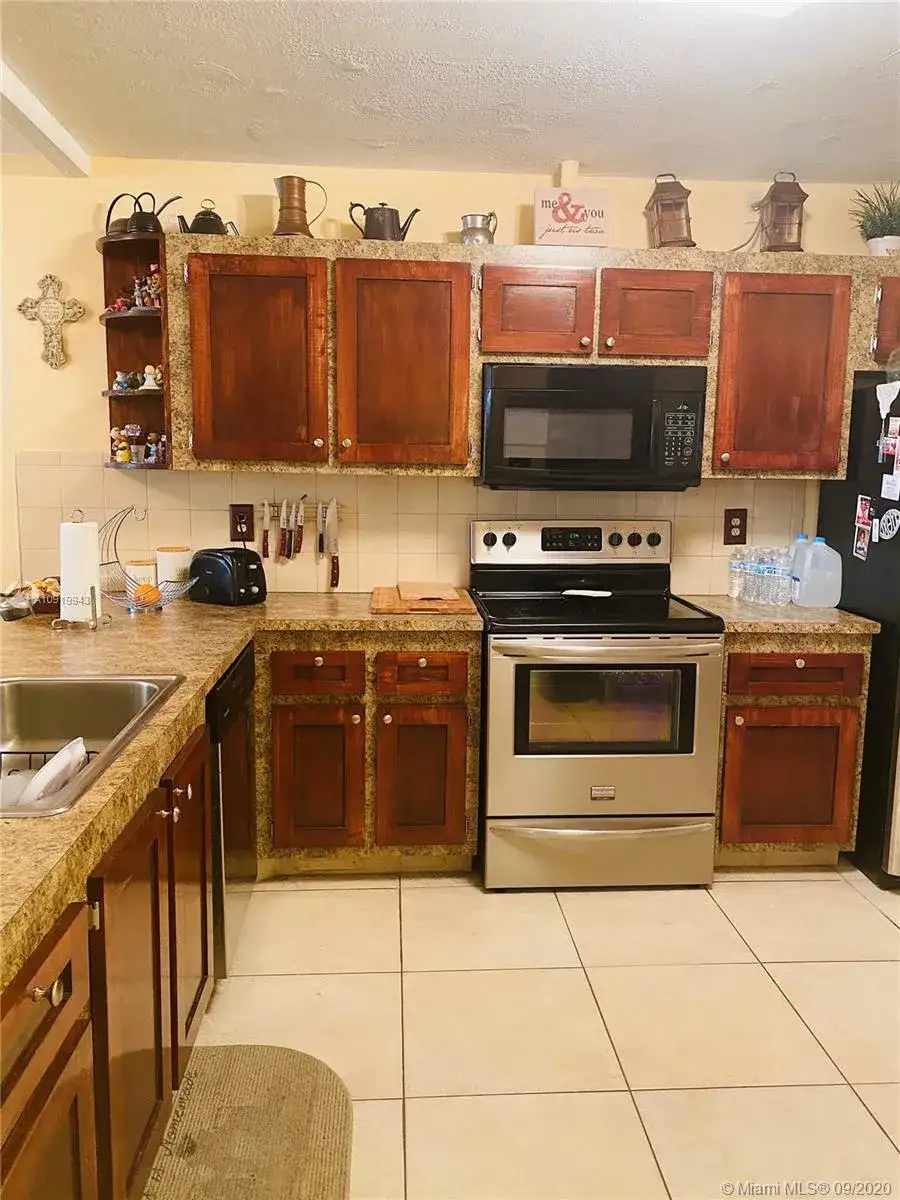 8010 Hampton Blvd # 211, North Lauderdale FL 33068 photo 3