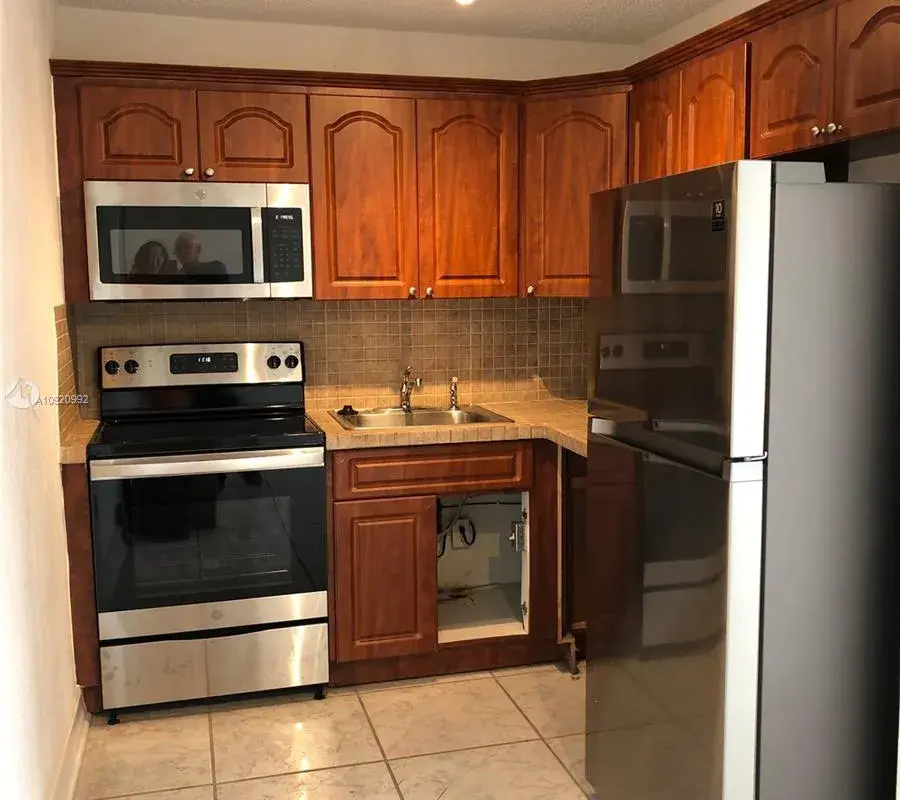 444 SW 4th St # 404, Miami FL 33130