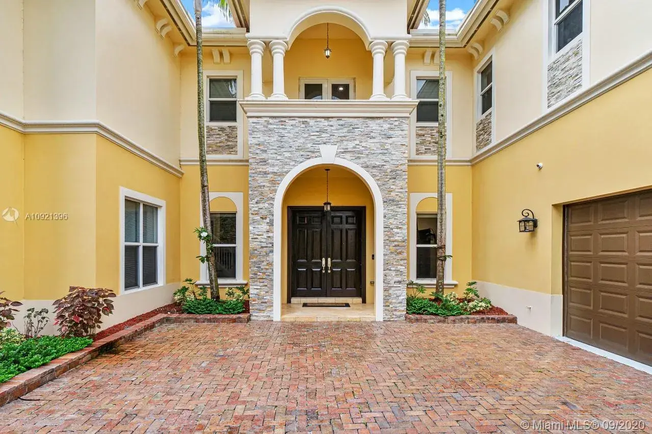 4662 Saxon Rd, Coconut Creek FL 33073